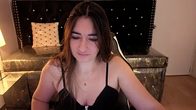 Snapshot of Soffi_betacur_b chatting on 09-14-25, 12:49 Soffi betacur b online show from 09-14-25, 12:49