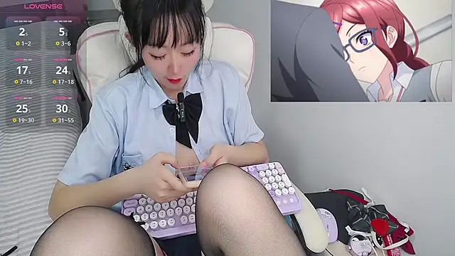 Snapshot of Angela-AMY chatting on 11-06-25, 04:05 Angela-AMY online show from 11-06-25, 04:05