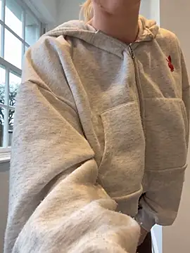 Snapshot of lolableux chatting on 02-01-26, 04:05 lolableux online show from 02-01-26, 04:05