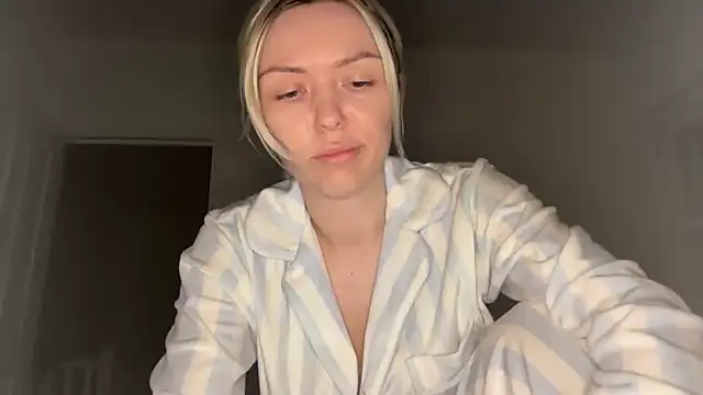 Snapshot of lolableux chatting on 02-09-26, 09:35 lolableux online show from 02-09-26, 09:35