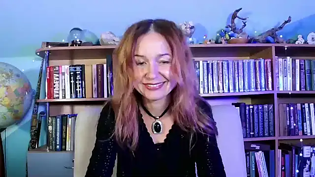 Snapshot of Foxilady357 chatting on 10-31-25, 03:19 Foxilady357 online show from 10-31-25, 03:19