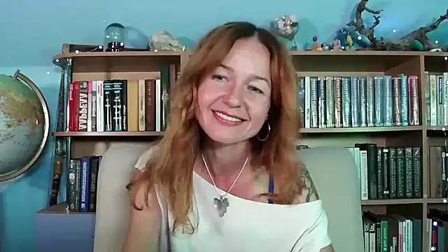 Snapshot of Foxilady357 chatting on 09-11-25, 02:06 Foxilady357 online show from 09-11-25, 02:06