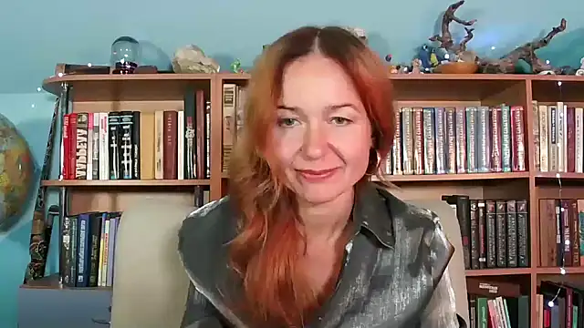 Snapshot of Foxilady357 chatting on 09-30-25, 02:34 Foxilady357 online show from 09-30-25, 02:34