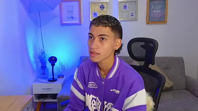 yulian vasquez online show from 11-26-25, 12:16