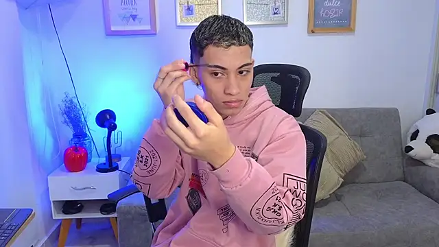 yulian vasquez online show from 11-14-25, 12:20