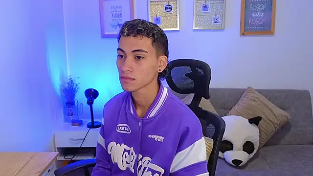 yulian vasquez online show from 12-17-25, 12:43