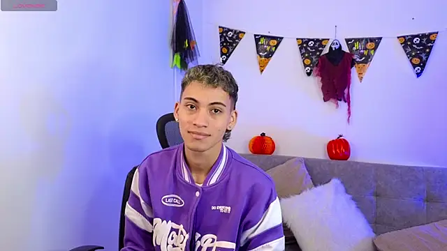 yulian vasquez online show from 10-29-25, 12:26