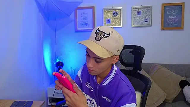 yulian vasquez online show from 11-22-25, 12:04