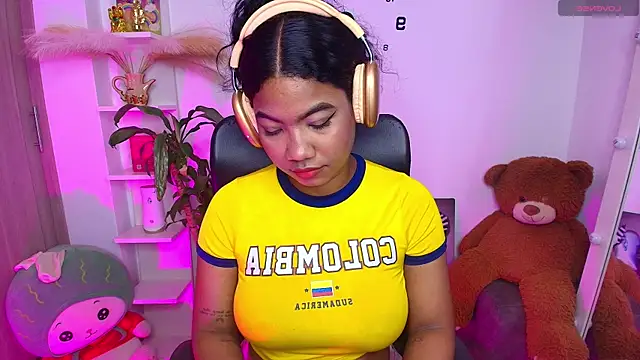 sharlottxl online show from 05-26-26, 09:51