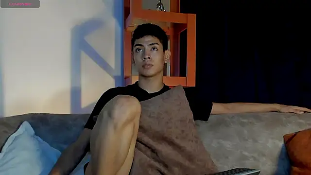 LoganTwink18 online show from 02-06-26, 02:29