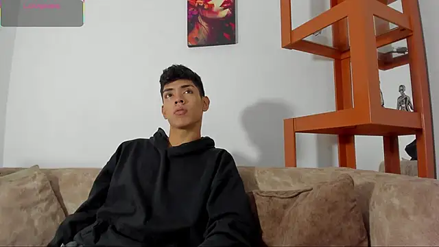 LoganTwink18 online show from 12-22-25, 01:55