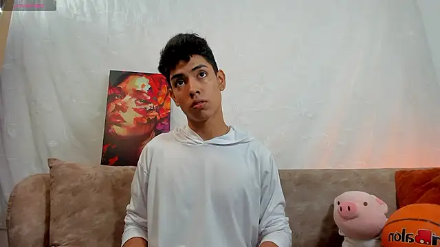 LoganTwink18 online show from 03-27-26, 12:28