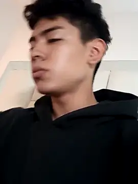 LoganTwink18 online show from 03-30-26, 10:39