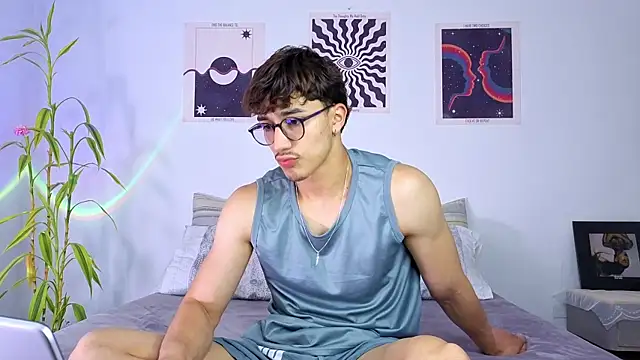 LatinReall online show from 09-21-25, 07:19