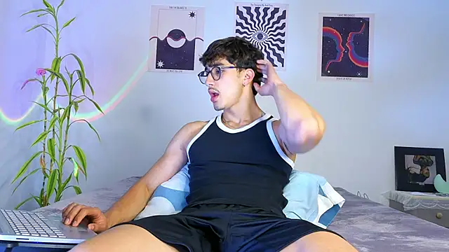 LatinReall online show from 10-16-25, 12:30