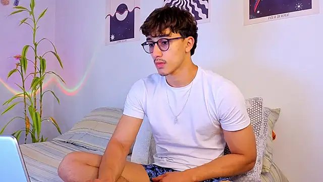 LatinReall online show from 09-24-25, 08:15