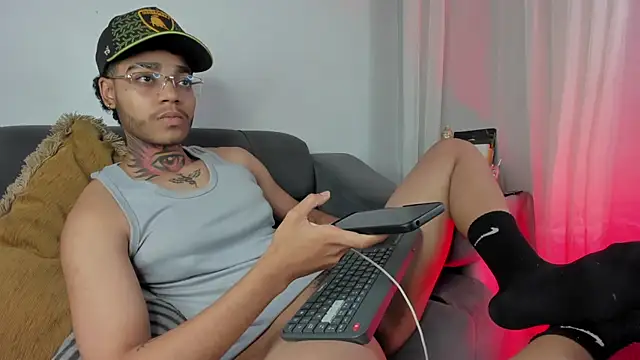 Snapshot of santi_xximo chatting on 10-29-25, 12:53 santi xximo online show from 10-29-25, 12:53