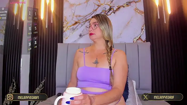 Snapshot of MelanyVegas chatting on 09-24-25, 01:28 MelanyVegas online show from 09-24-25, 01:28