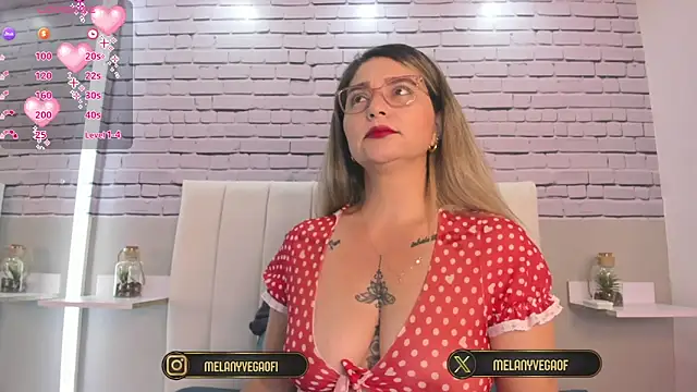 Snapshot of MelanyVegas chatting on 11-27-25, 08:26 MelanyVegas online show from 11-27-25, 08:26