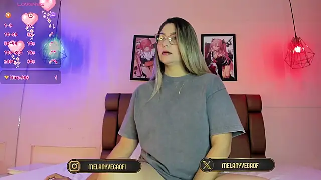 Snapshot of MelanyVegas chatting on 12-19-25, 08:38 MelanyVegas online show from 12-19-25, 08:38