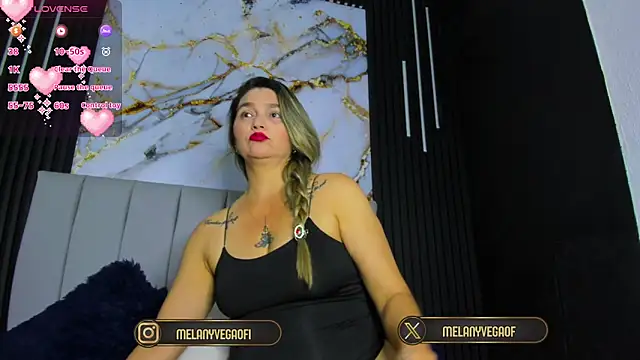 Snapshot of MelanyVegas chatting on 12-17-25, 09:36 MelanyVegas online show from 12-17-25, 09:36