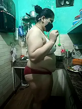 Snapshot of Kaja1919 chatting on 10-07-25, 05:14 Kaja1919 online show from 10-07-25, 05:14