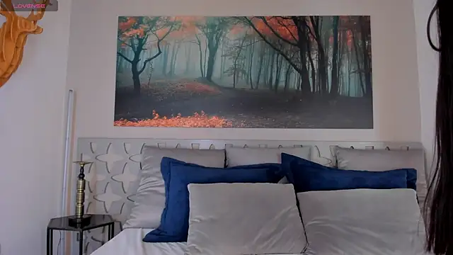 isabellasouza online show from 10-17-25, 07:48