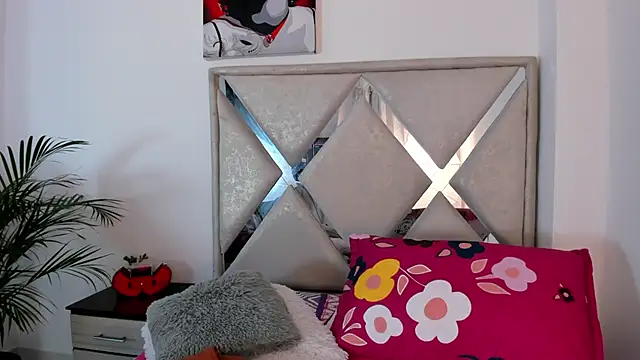 Snapshot of abby_jones2 chatting on 02-25-26, 03:18 abby jones2 online show from 02-25-26, 03:18