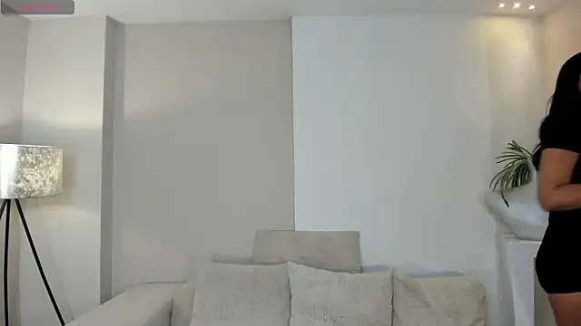 AmbarJames  online show from 07-04-26, 11:38