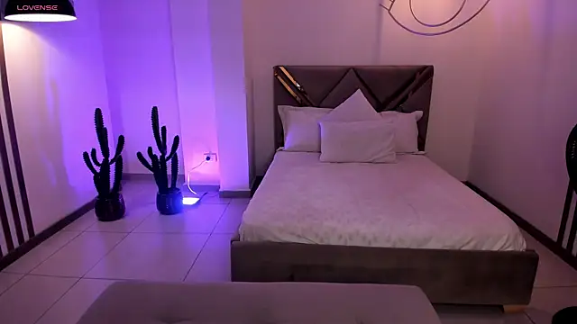 AmbarJames  online show from 01-08-26, 12:11