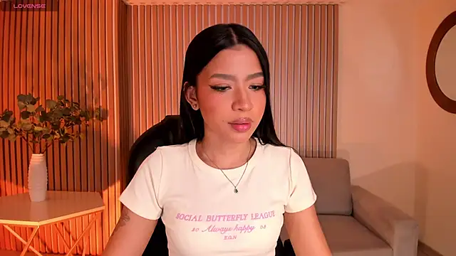 SophieHouston  online show from 06-12-26, 02:09