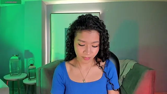 Snapshot of SophieHouston_ chatting on 10-16-25, 03:26 SophieHouston online show from 10-16-25, 03:26