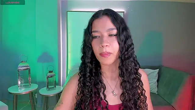 Snapshot of SophieHouston_ chatting on 10-14-25, 04:35 SophieHouston online show from 10-14-25, 04:35