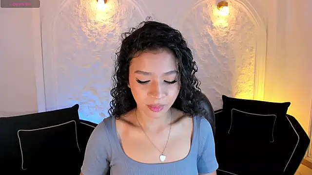Snapshot of SophieHouston_ chatting on 09-25-25, 02:50 SophieHouston online show from 09-25-25, 02:50