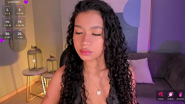 Snapshot of SophieHouston_ chatting on 09-26-25, 03:02 SophieHouston online show from 09-26-25, 03:02