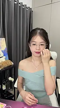 Qianqian-888 online show from 10-08-25, 01:18