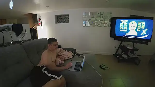 Snapshot of FLgUy40 chatting on 11-25-25, 04:35 FLgUy40 online show from 11-25-25, 04:35