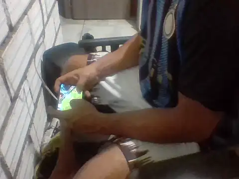 santiii   12 online show from 12-19-25, 11:18