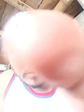 Snapshot of santiii___12 chatting on 10-22-25, 07:13 santiii 12 online show from 10-22-25, 07:13