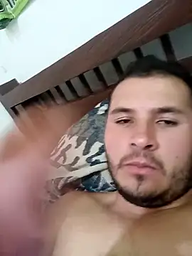 Snapshot of santiii___12 chatting on 11-16-25, 04:56 santiii 12 online show from 11-16-25, 04:56