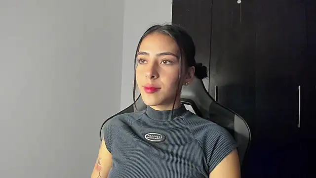 Snapshot of ValkaGrecco chatting on 09-16-25, 02:56 ValkaGrecco online show from 09-16-25, 02:56