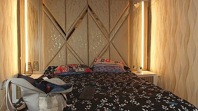 Hotcouple 222 online show from 04-15-26, 01:37