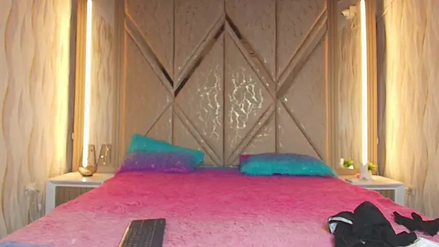 Hotcouple 222 online show from 03-06-26, 07:20