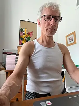 SexyLeon8 online show from 07-08-26, 12:39