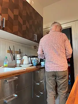 SexyLeon8 online show from 11-21-25, 08:46