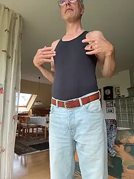 SexyLeon8 online show from 06-03-26, 05:52