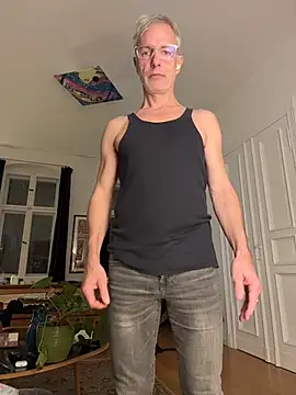 SexyLeon8 online show from 11-15-25, 06:45