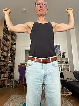 SexyLeon8 online show from 05-13-26, 06:31