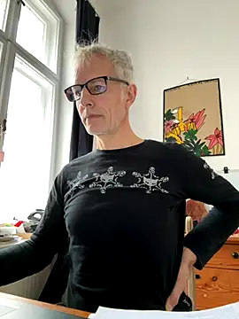 SexyLeon8 online show from 11-10-25, 10:31