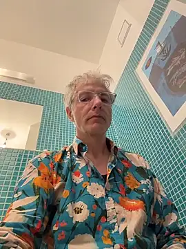 SexyLeon8 online show from 04-15-26, 07:18